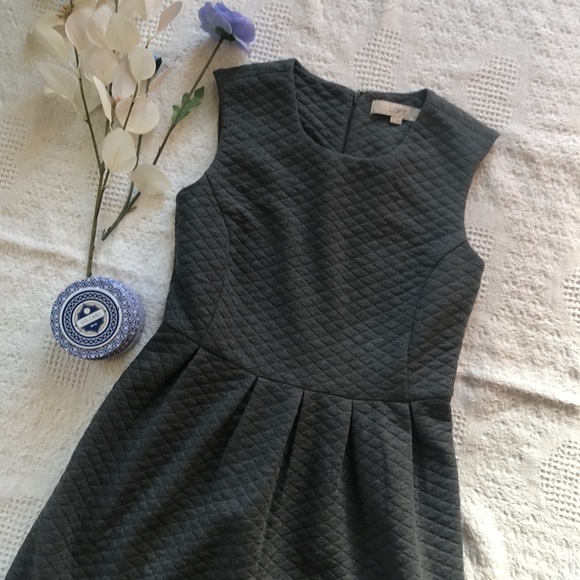 LOFT Dresses & Skirts - Ann Taylor LOFT Petites Quilted Sleeveless Dress